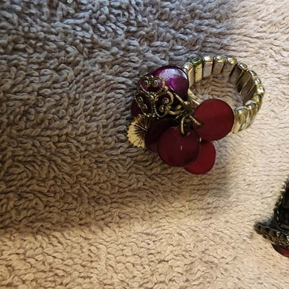 Two Stretchy Rings - Picture 3 of 5